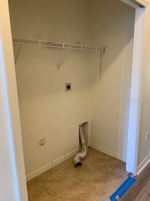 4247 TYLER CIR N — photo 9