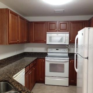4247 TYLER CIR N — photo 10