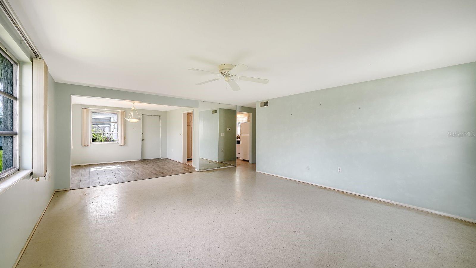 1523 LAKESIDE DR #15 — photo 9
