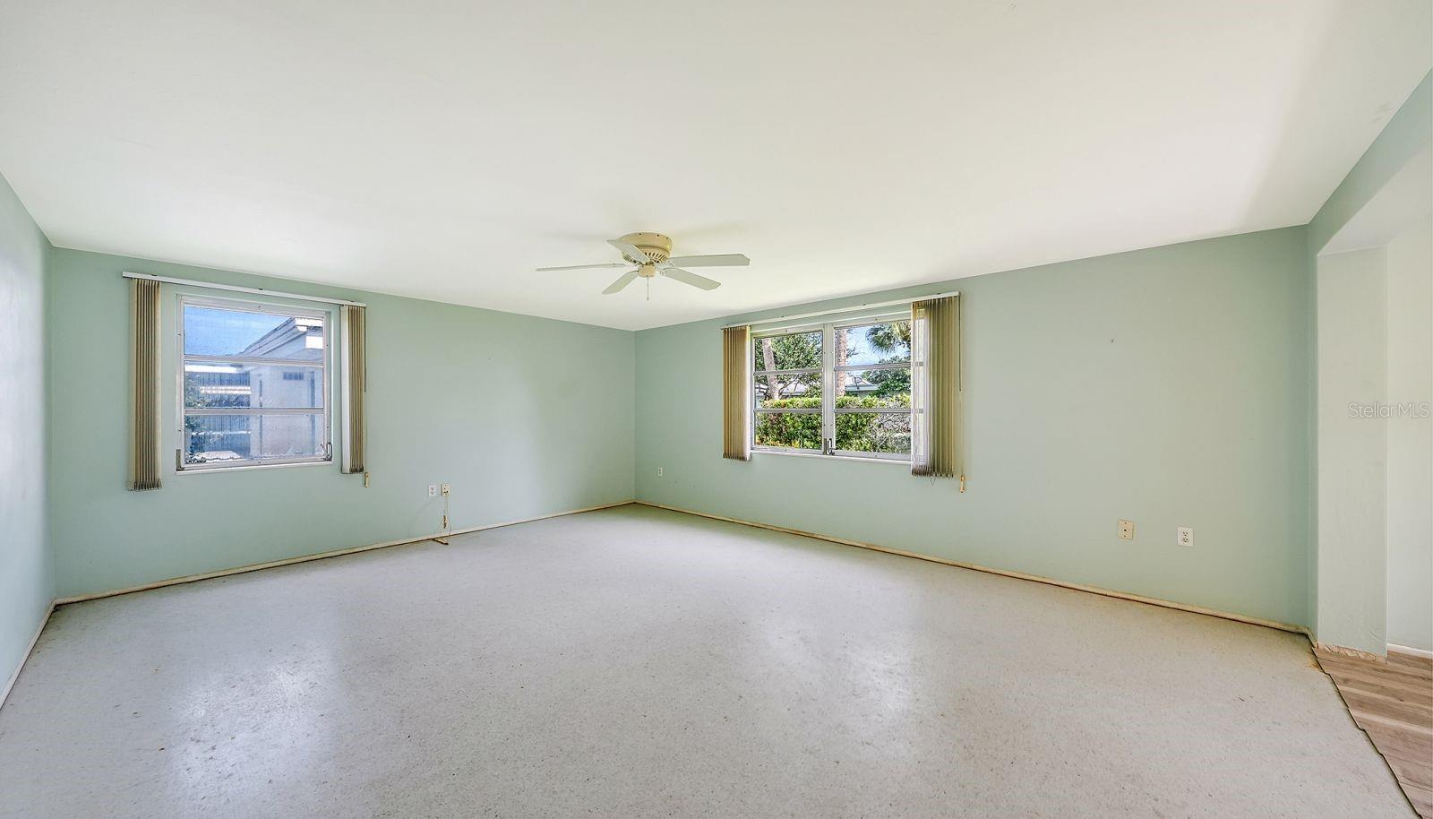 1523 LAKESIDE DR #15 — photo 12