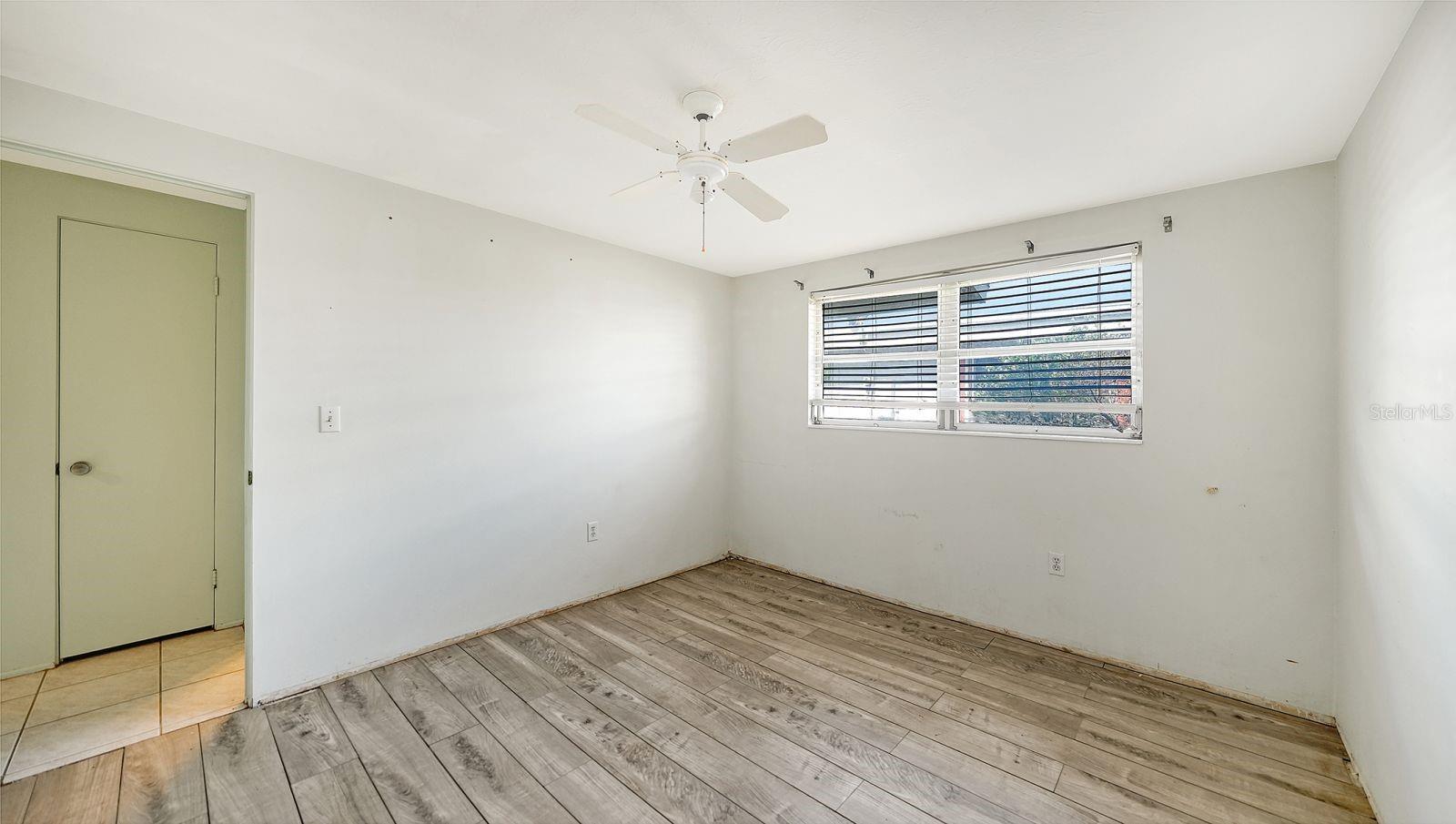 1523 LAKESIDE DR #15 — photo 24