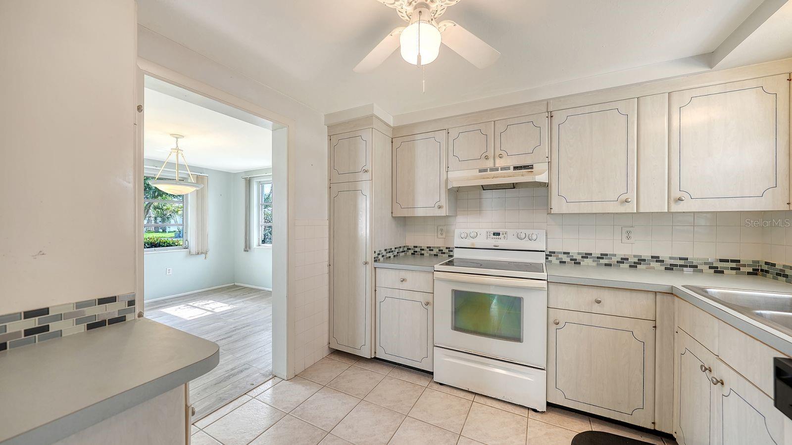 1523 LAKESIDE DR #15 — photo 13