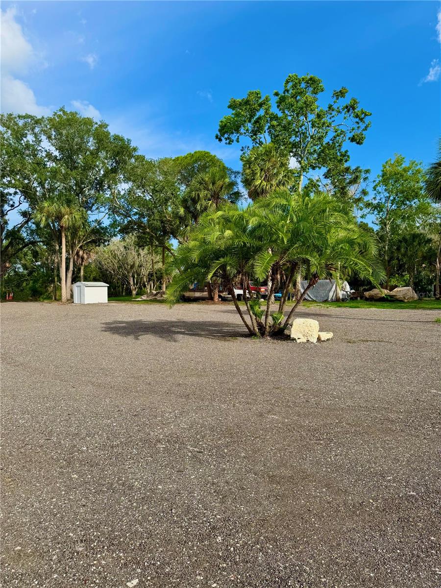 1322 N PINELLAS AVE — photo 18