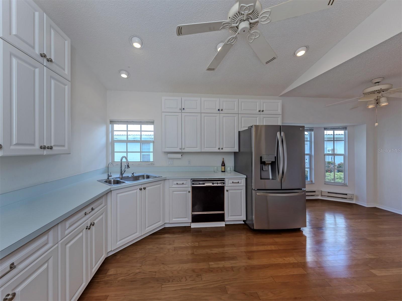 1520 JASPER CT — photo 8
