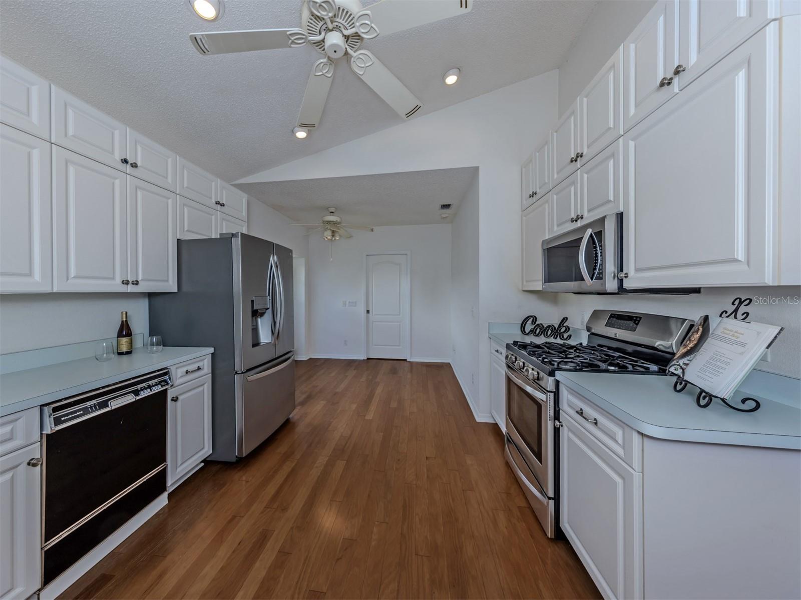 1520 JASPER CT — photo 7