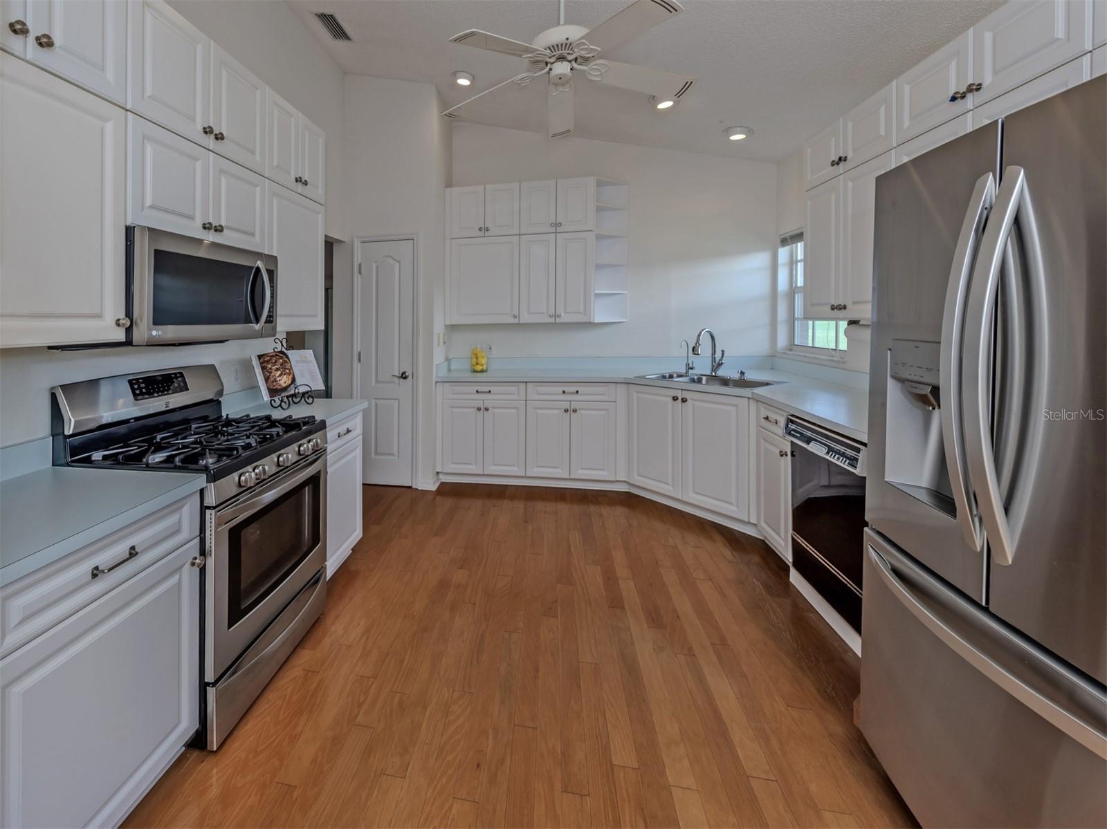 1520 JASPER CT — photo 6