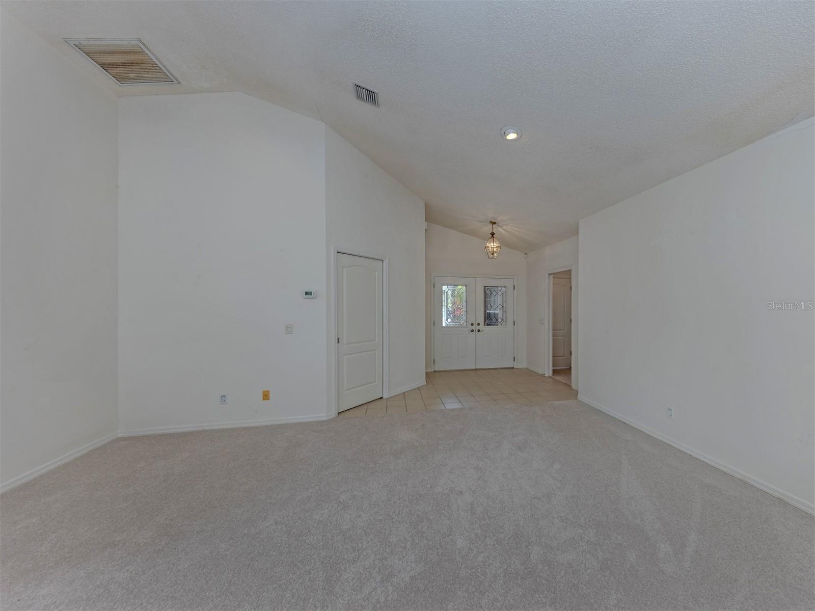 1520 JASPER CT — photo 4