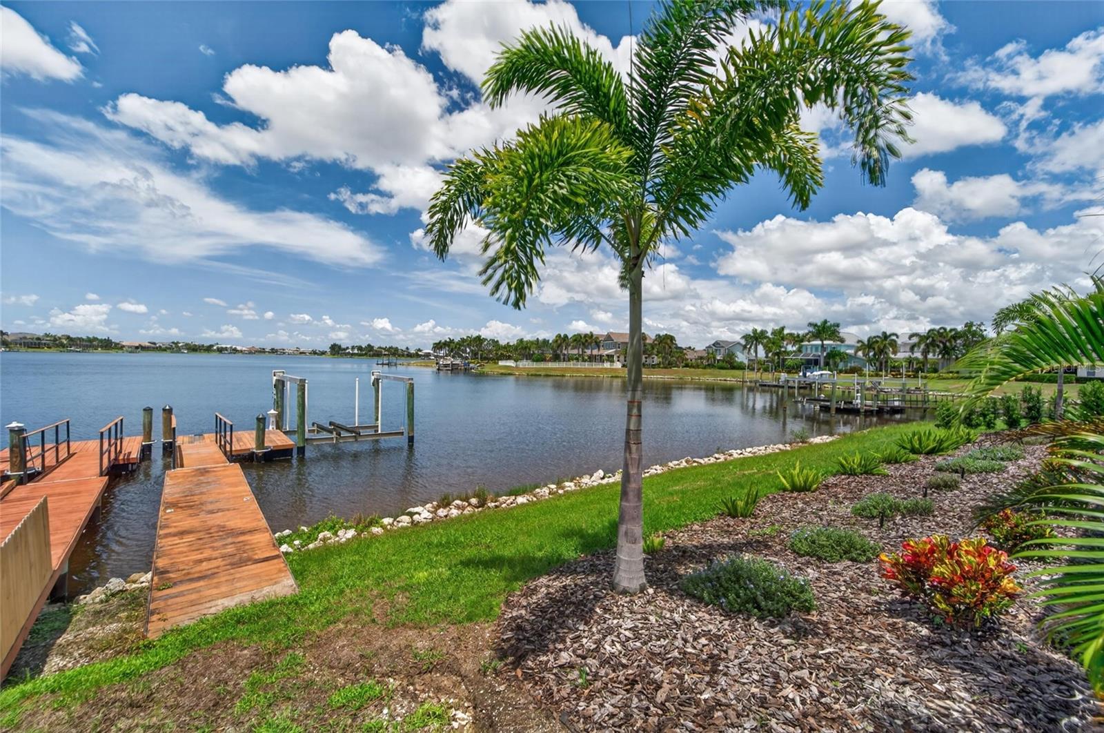 429 MANNS HARBOR DR — photo 78