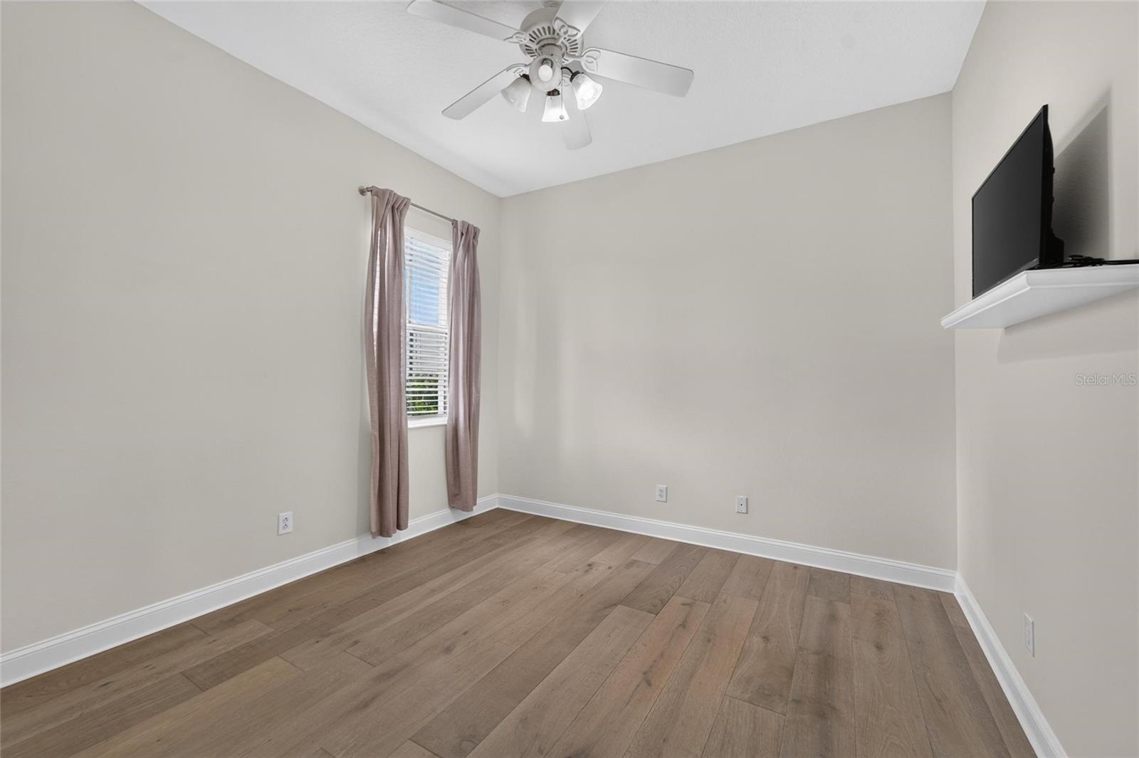 429 MANNS HARBOR DR — photo 52