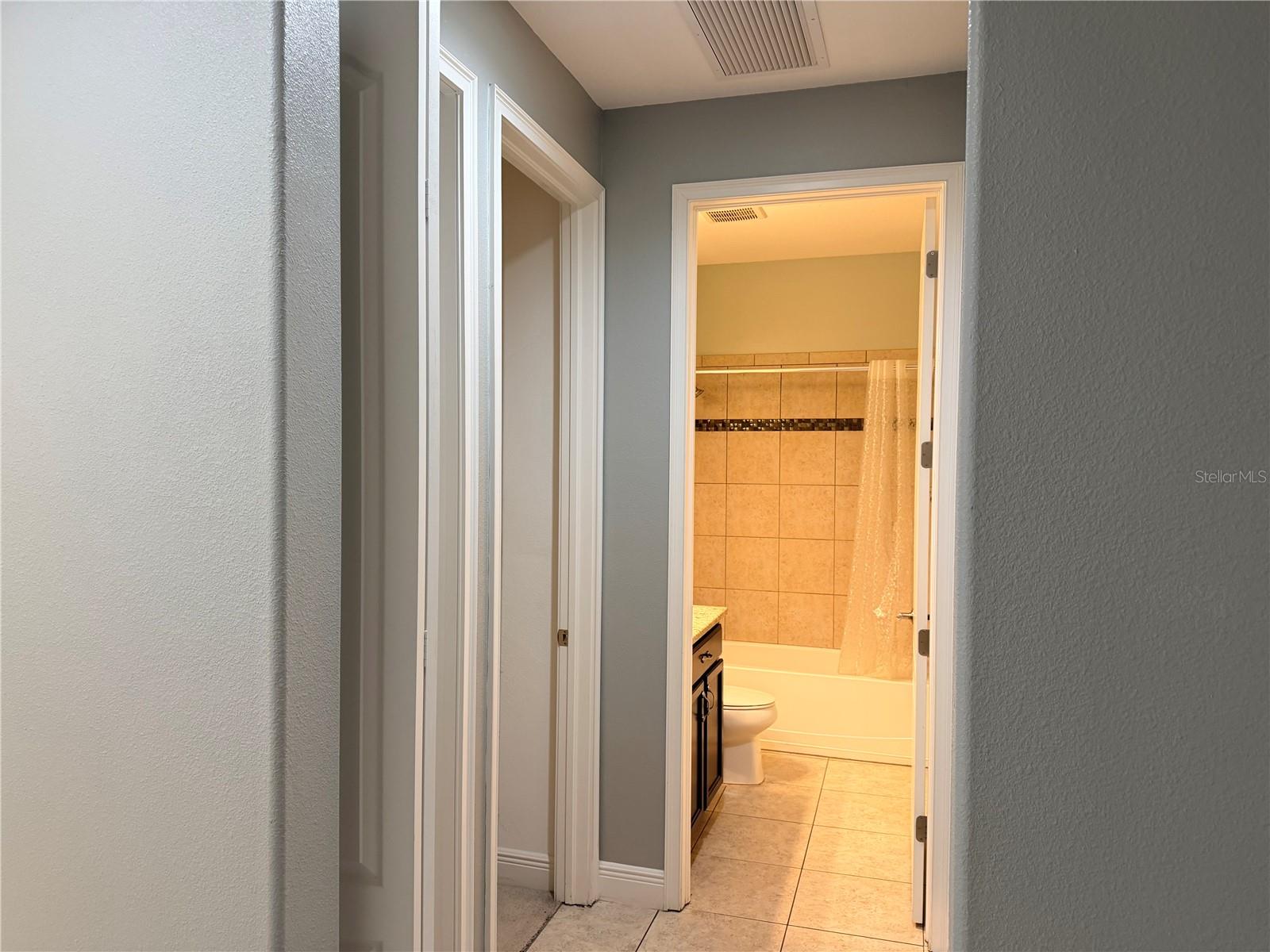 8429 AUBURN RISE CT — photo 12