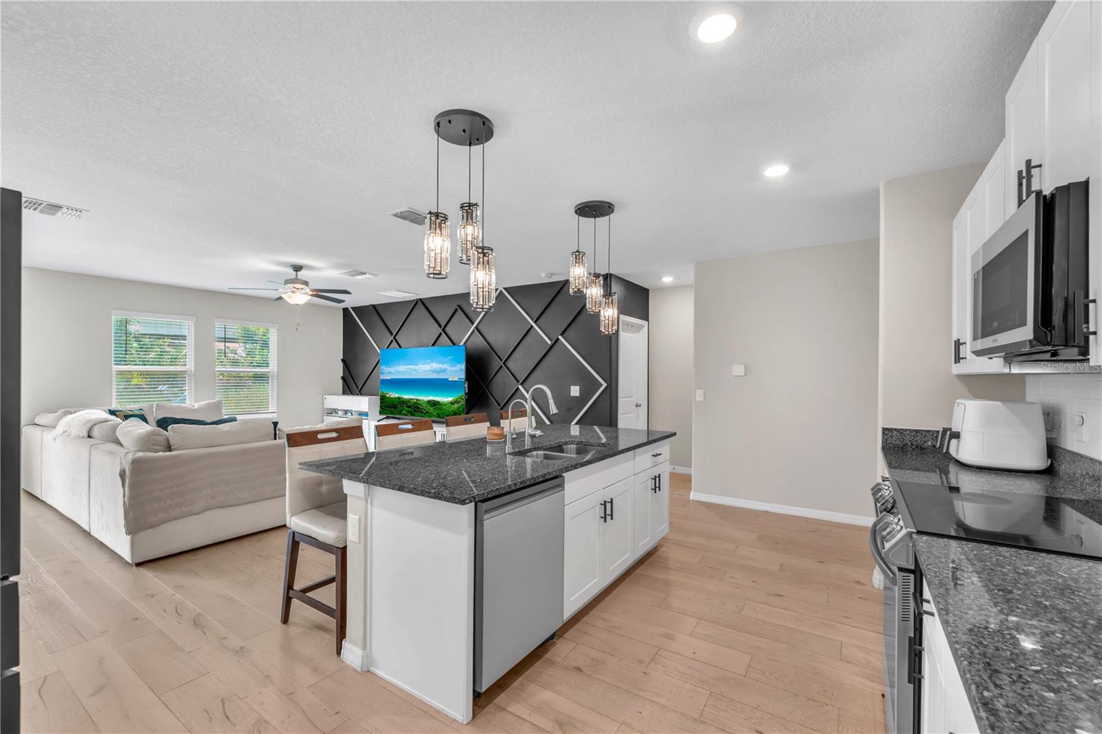 1911 FAN ALOE WAY — photo 5