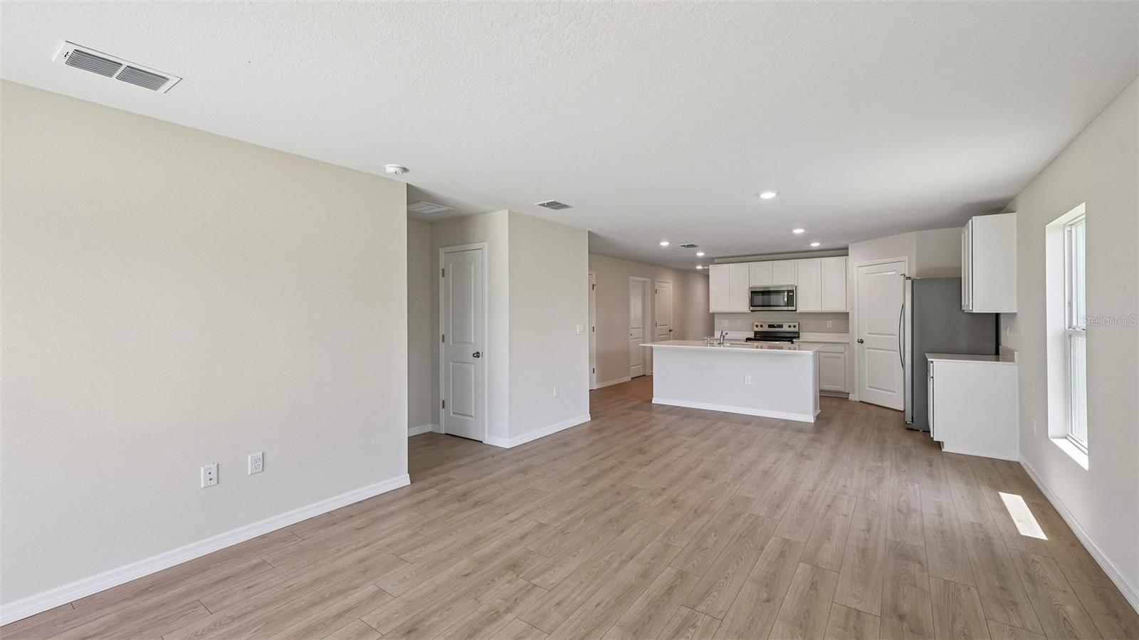 1142 BOURBON AVE — photo 9