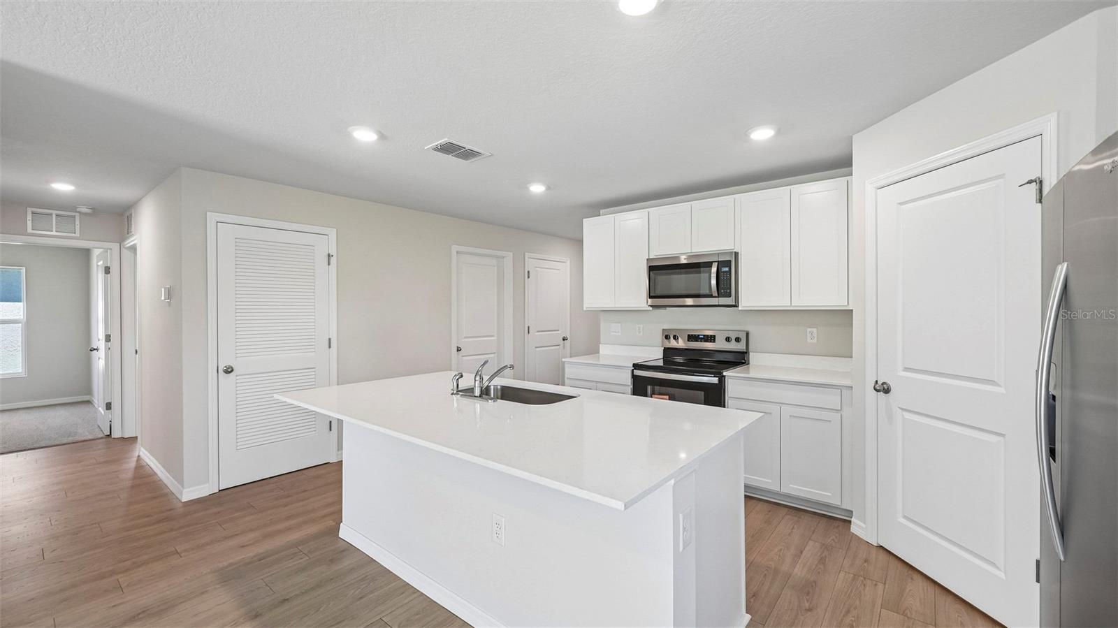 1142 BOURBON AVE — photo 5