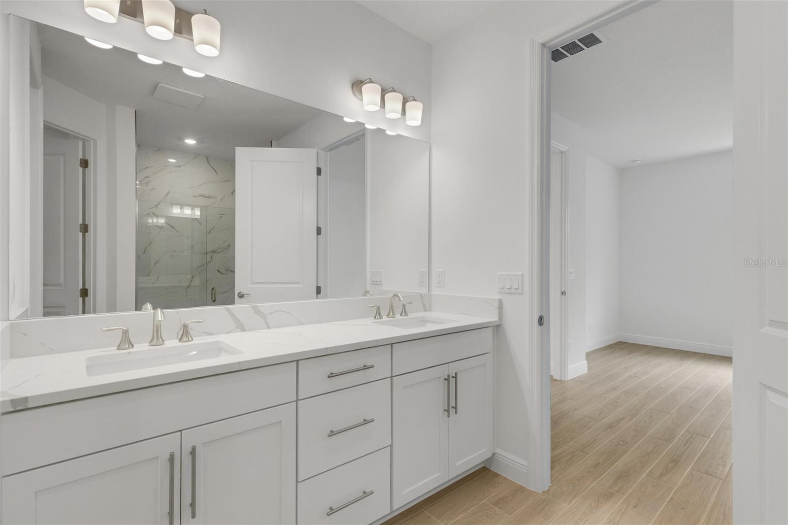 18135 CHERISHED LOOP — photo 15