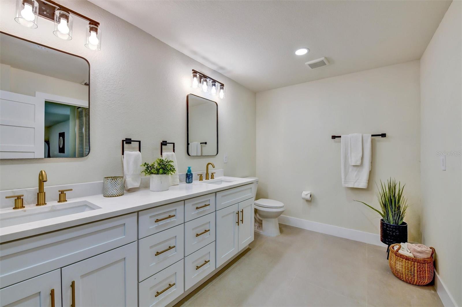207 DUNBRIDGE DR — photo 23