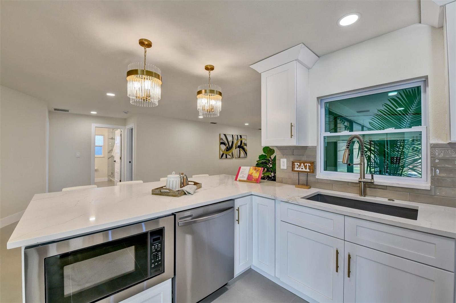 207 DUNBRIDGE DR — photo 12