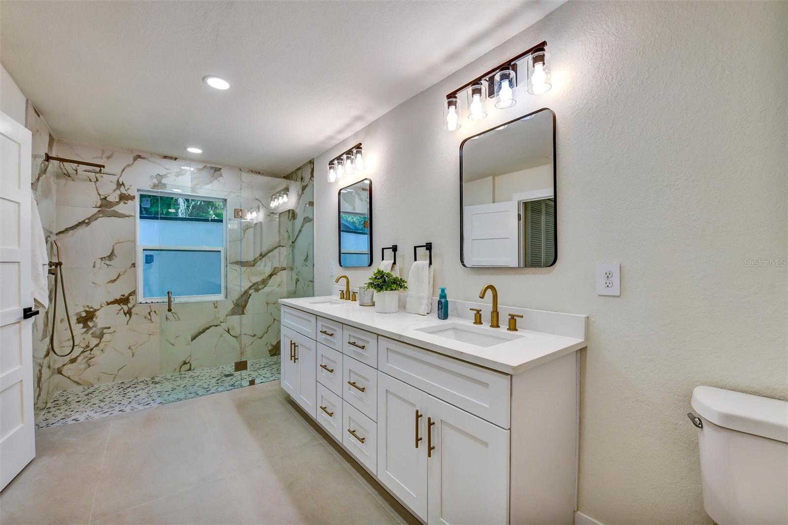 207 DUNBRIDGE DR — photo 24