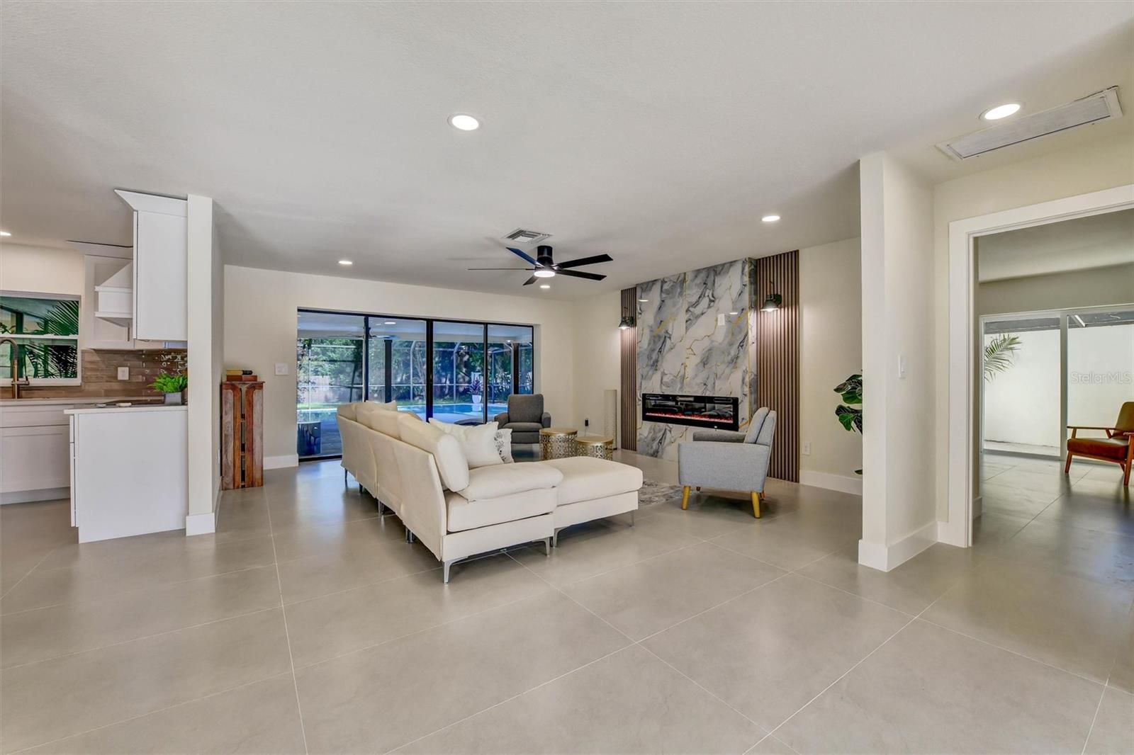 207 DUNBRIDGE DR — photo 18