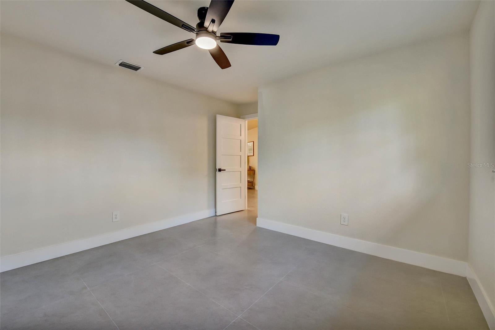 207 DUNBRIDGE DR — photo 32