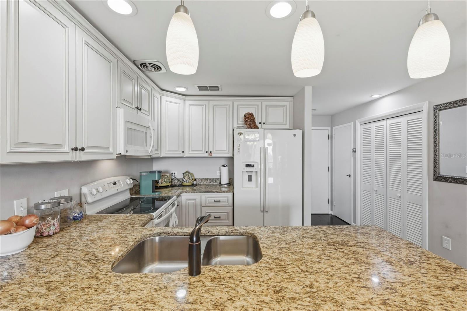 1 BEACH DR SE #1109 — photo 8