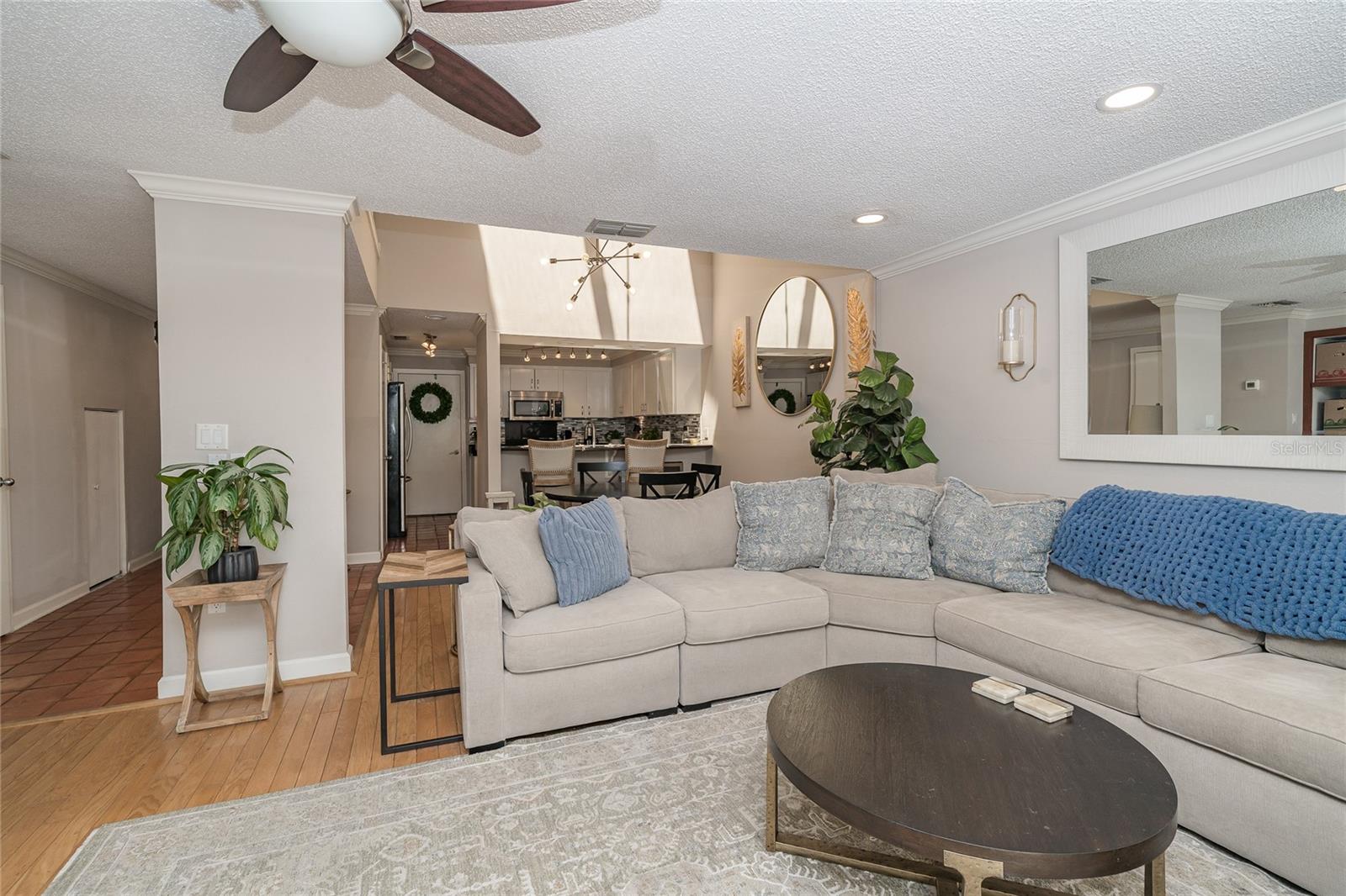 2939 W KNIGHTS AVE — photo 41