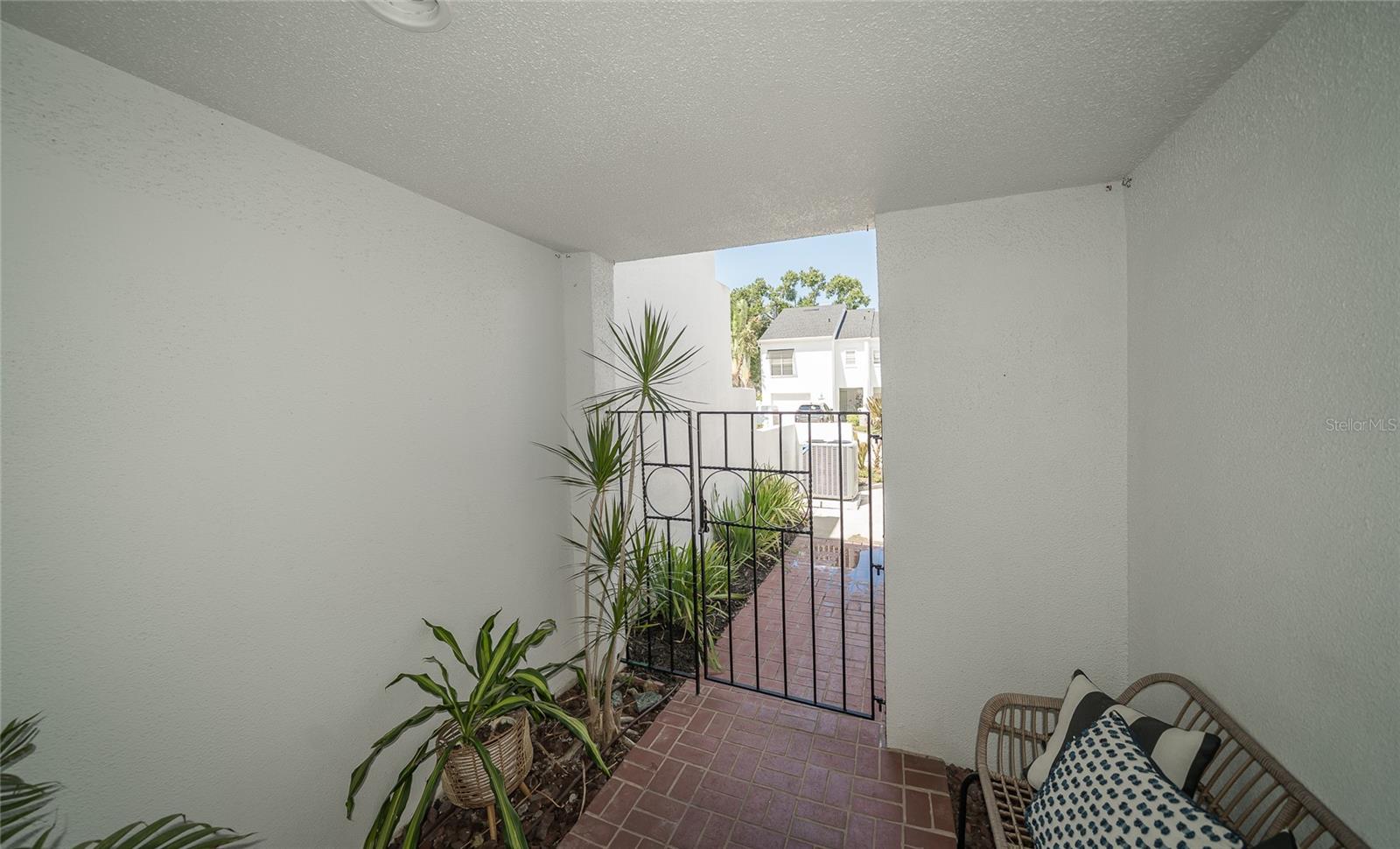 2939 W KNIGHTS AVE — photo 29