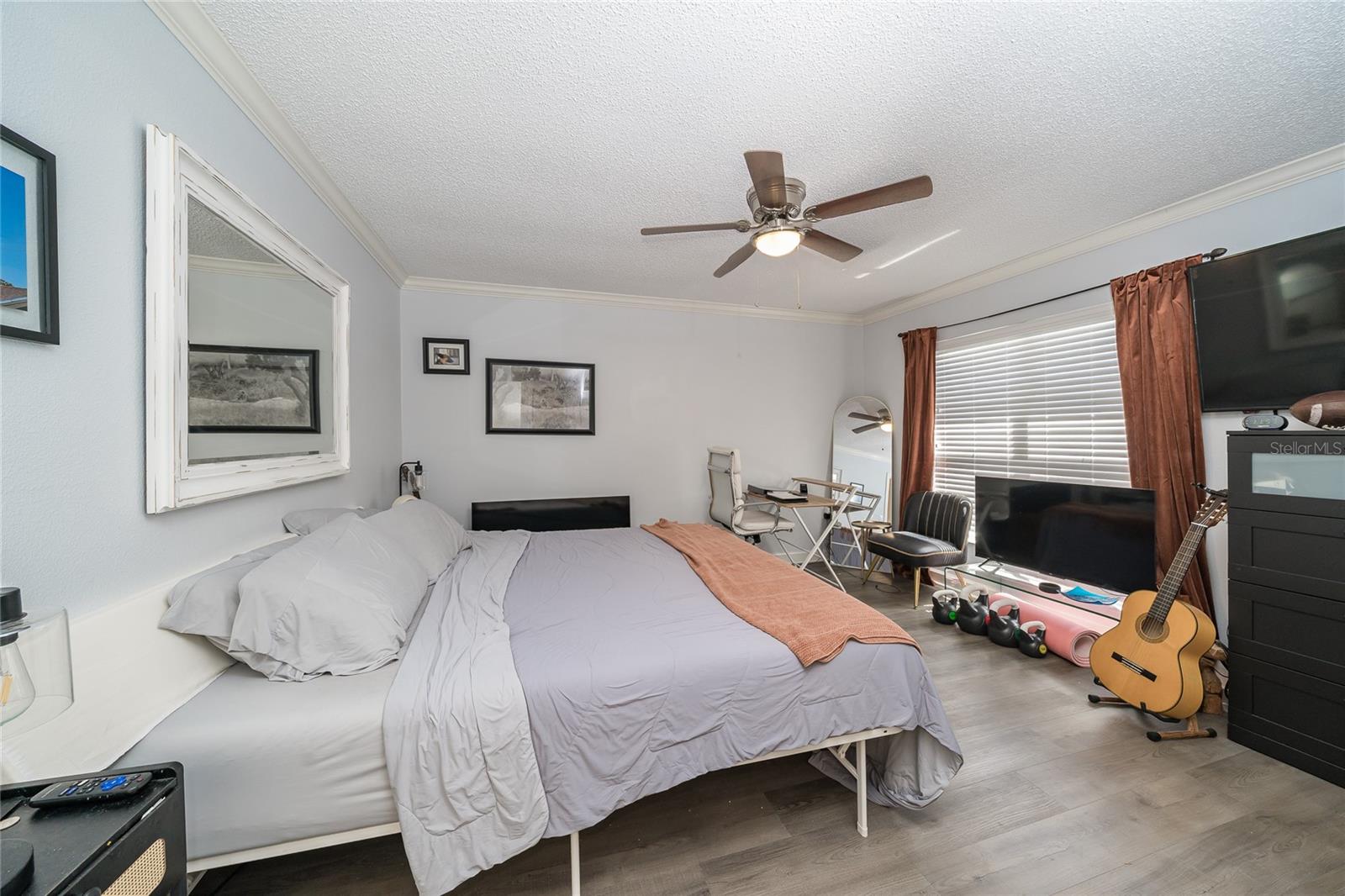 2939 W KNIGHTS AVE — photo 15