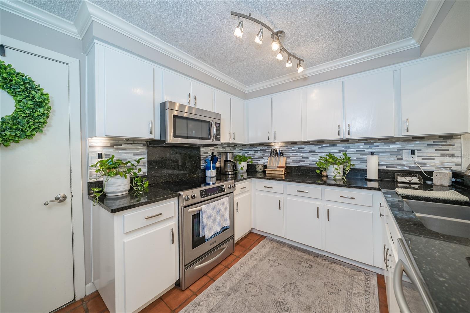 2939 W KNIGHTS AVE — photo 33