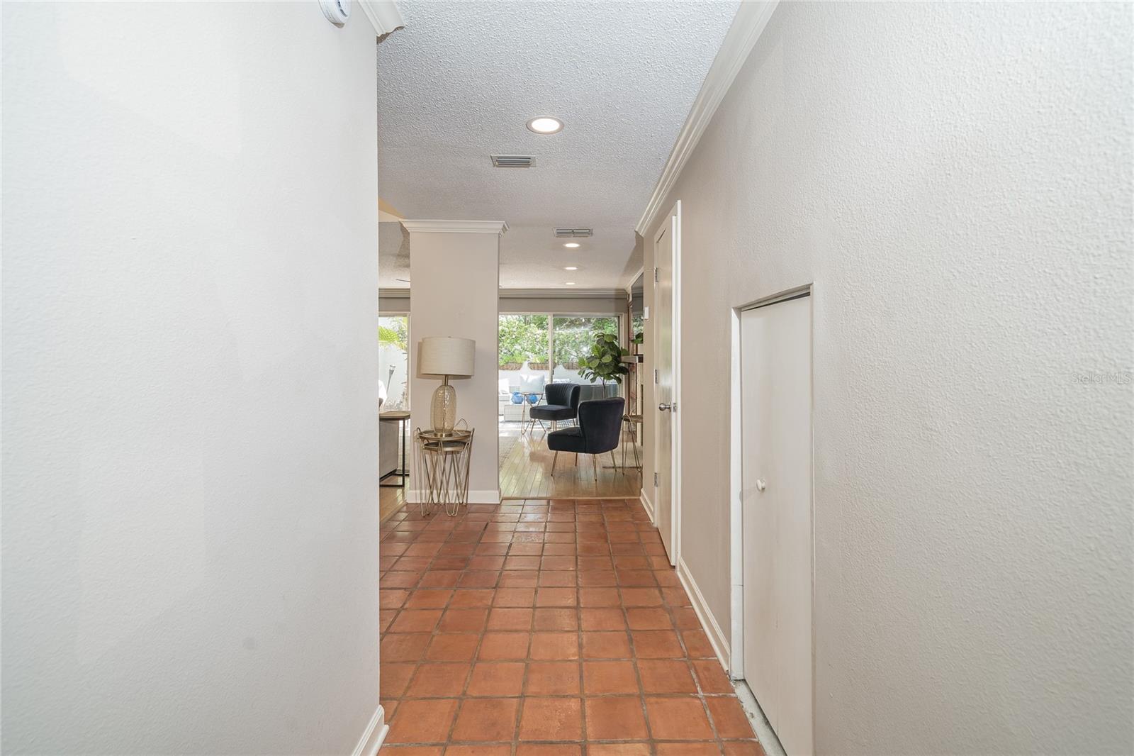 2939 W KNIGHTS AVE — photo 30