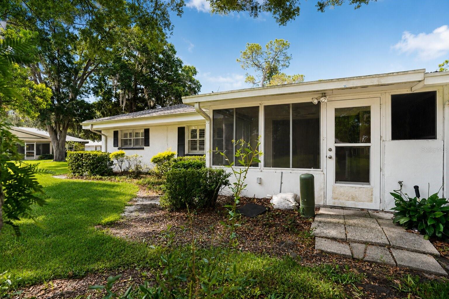 510 PALMER CIR — photo 25
