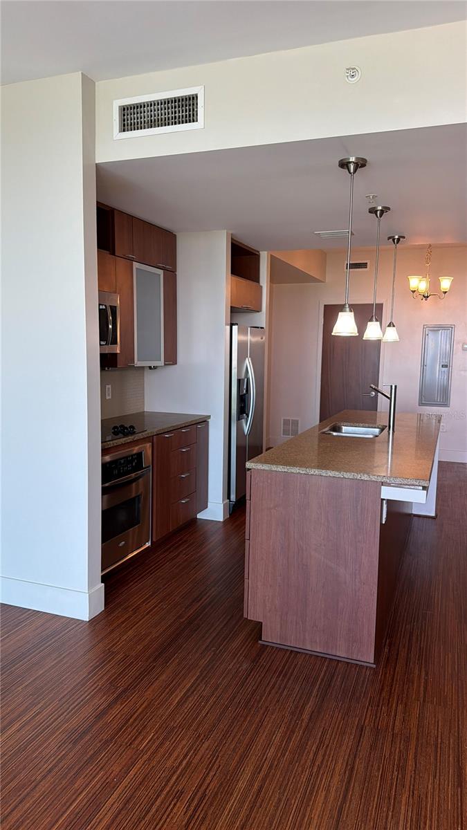 912 CHANNELSIDE DR #2505 — photo 3