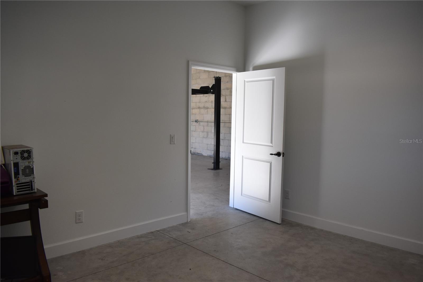 5319 W TRAPNELL RD — photo 40