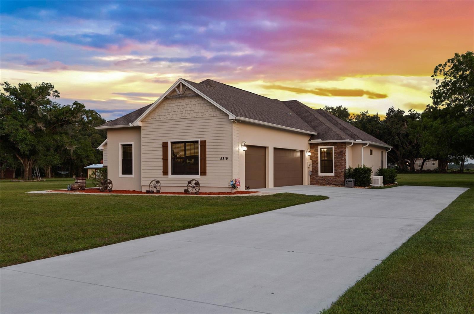 5319 W TRAPNELL RD — photo 3