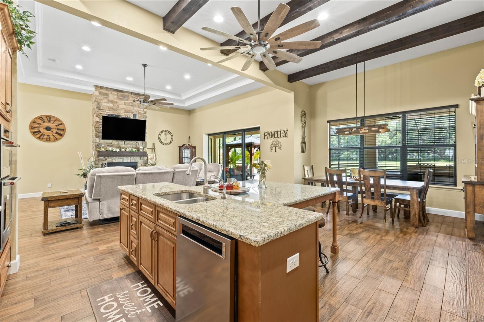 5319 W TRAPNELL RD — photo 8