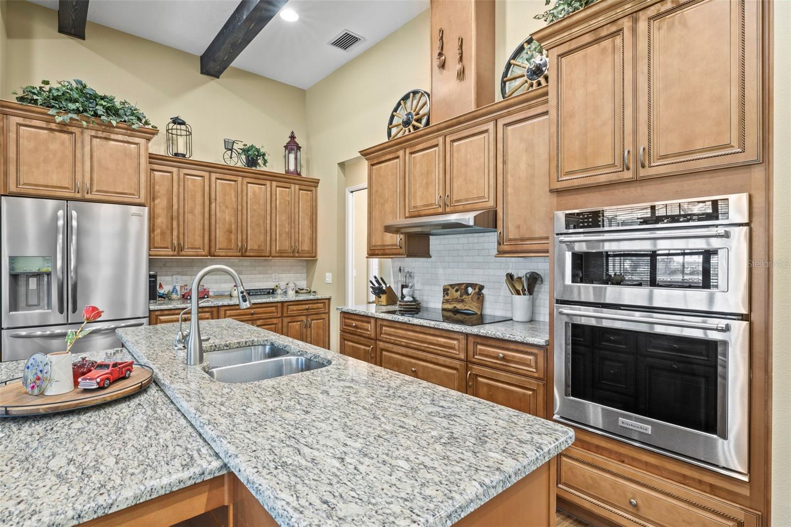 5319 W TRAPNELL RD — photo 9