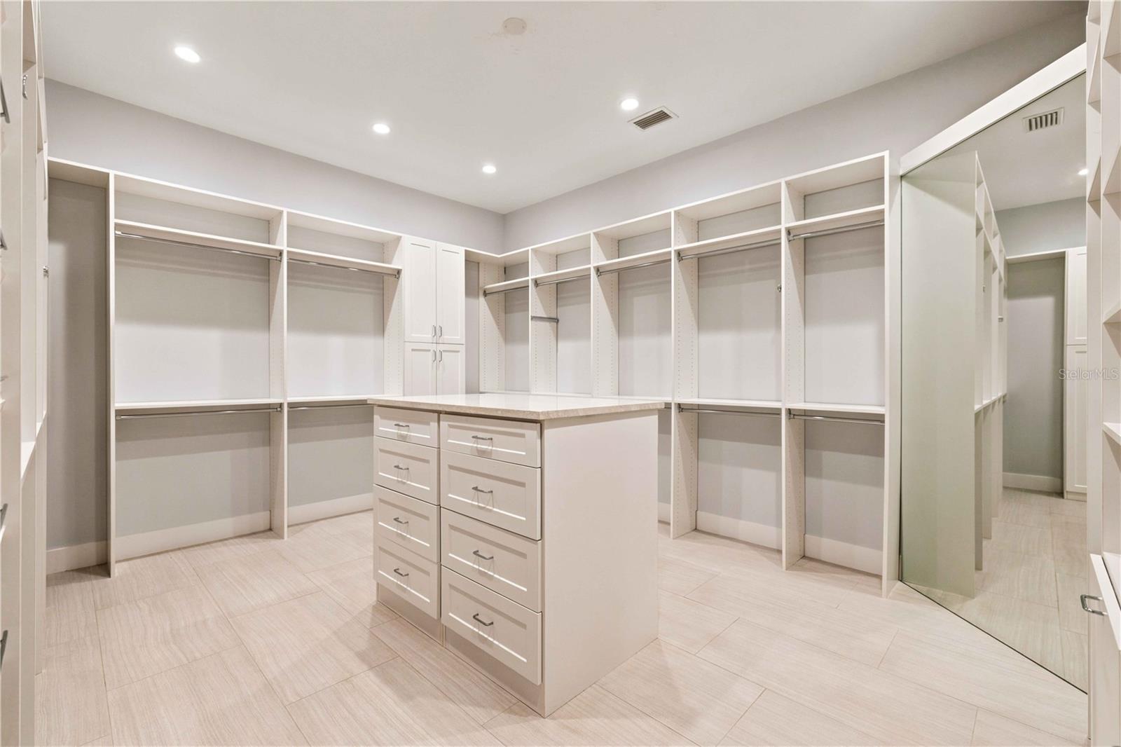 21724 DEER POINTE XING — photo 37