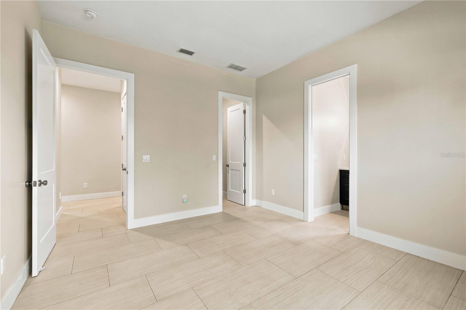 21724 DEER POINTE XING — photo 39