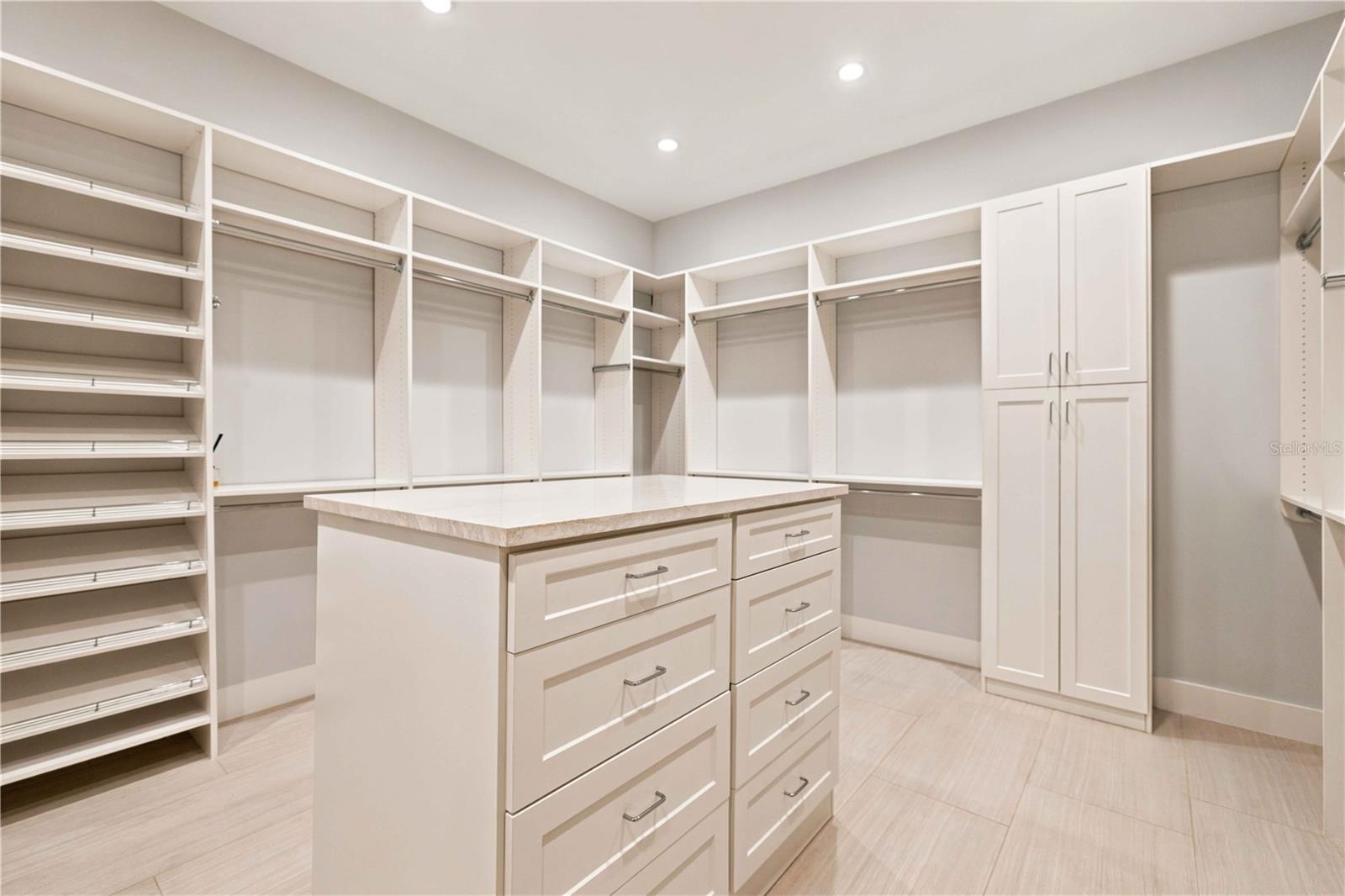 21724 DEER POINTE XING — photo 38