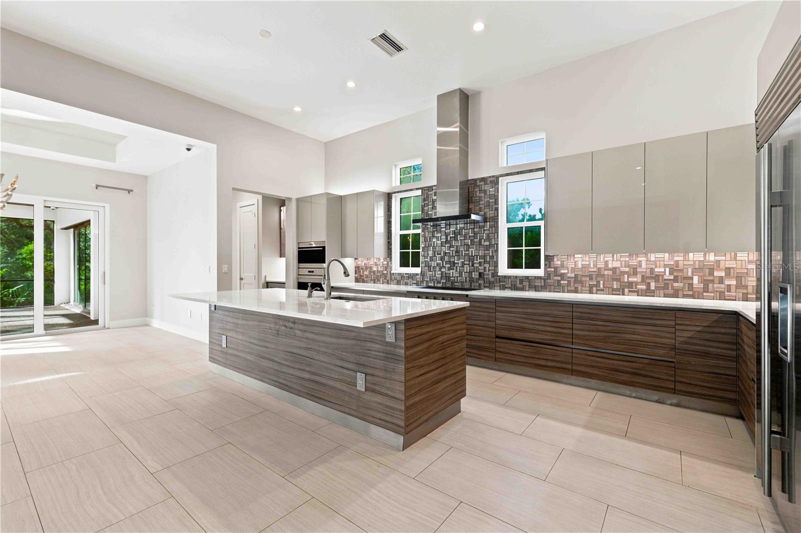 21724 DEER POINTE XING — photo 18