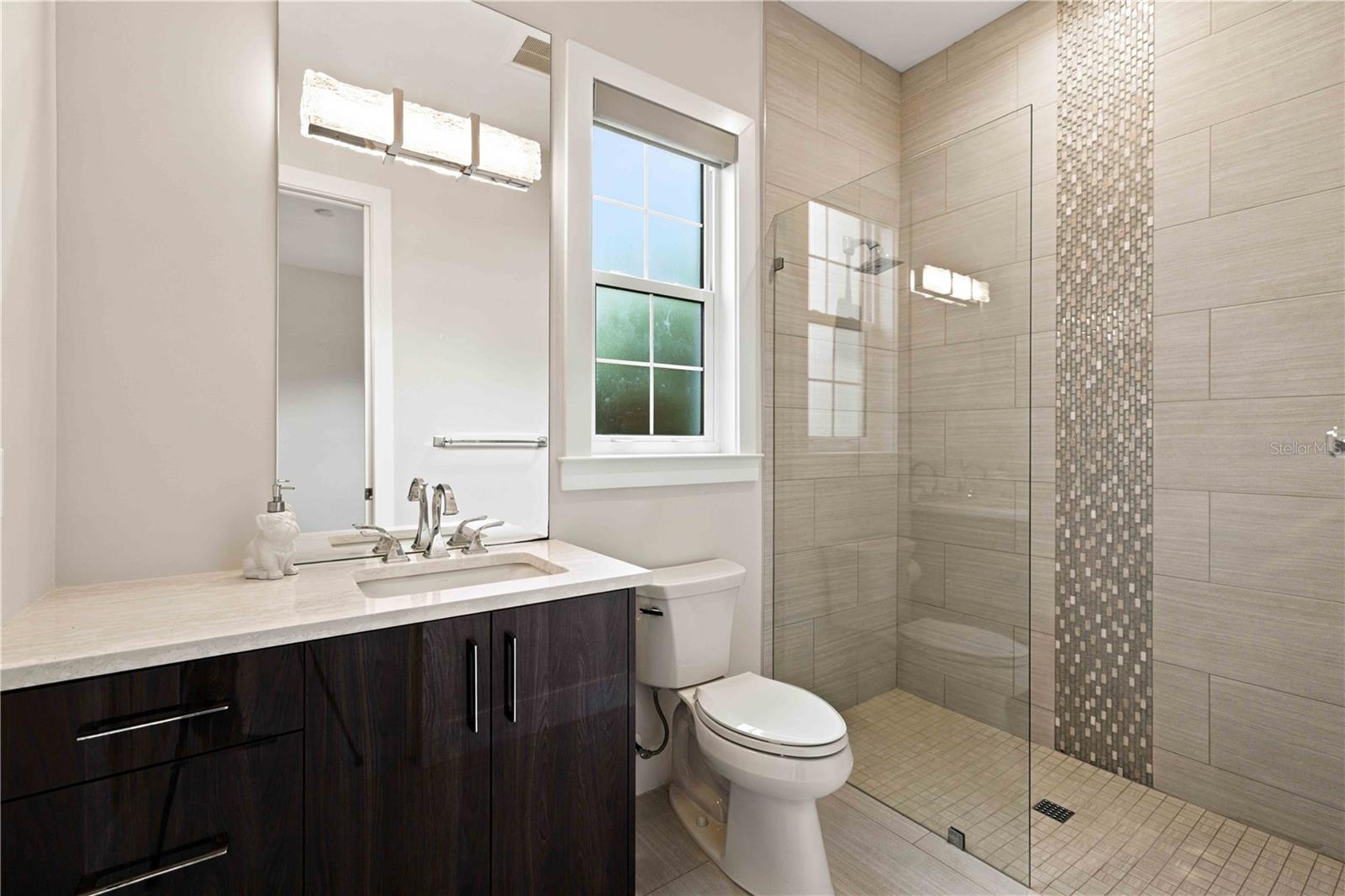 21724 DEER POINTE XING — photo 40