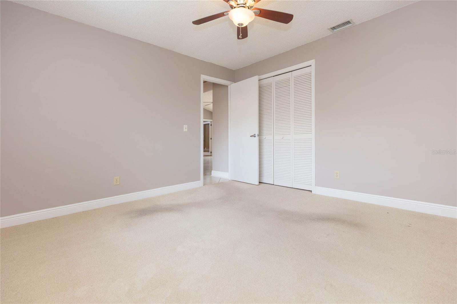 1405 OXFORDSHIRE CT — photo 32