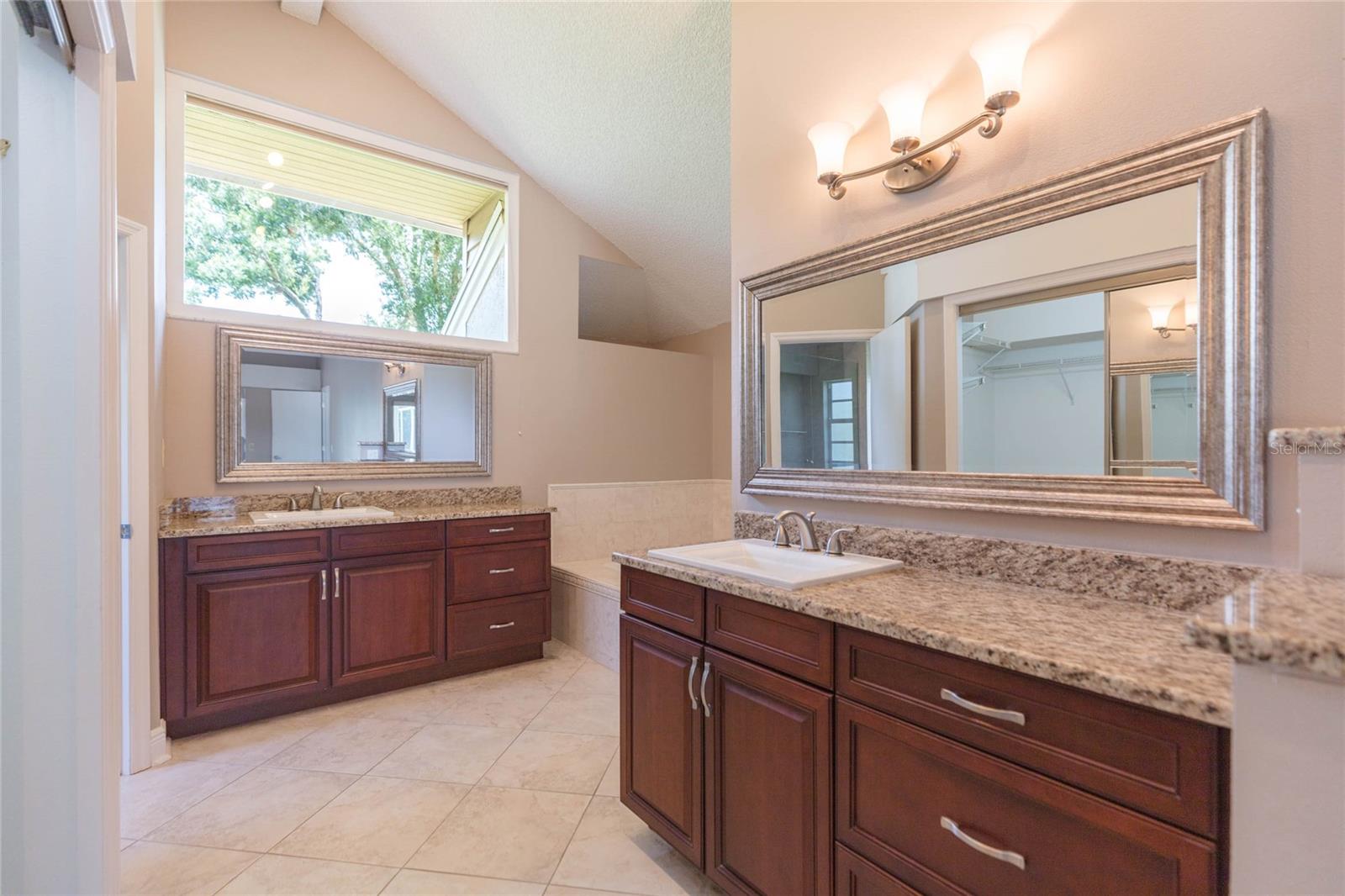 1405 OXFORDSHIRE CT — photo 40