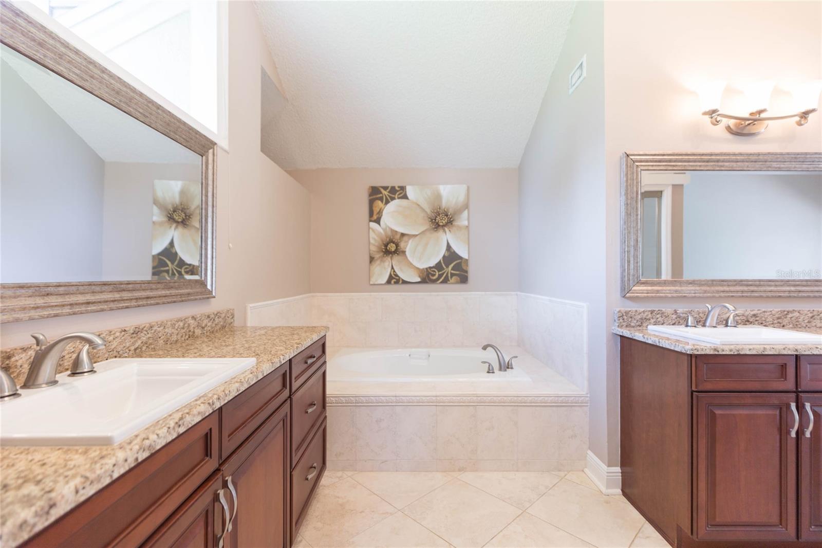1405 OXFORDSHIRE CT — photo 44
