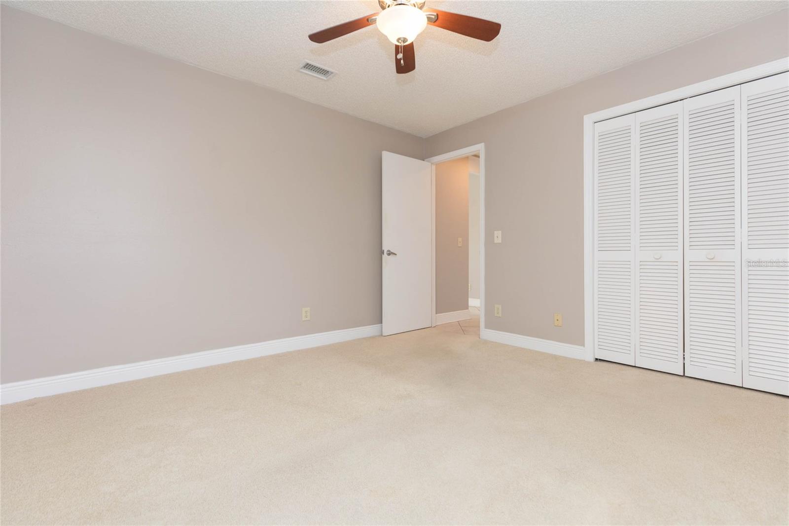 1405 OXFORDSHIRE CT — photo 35
