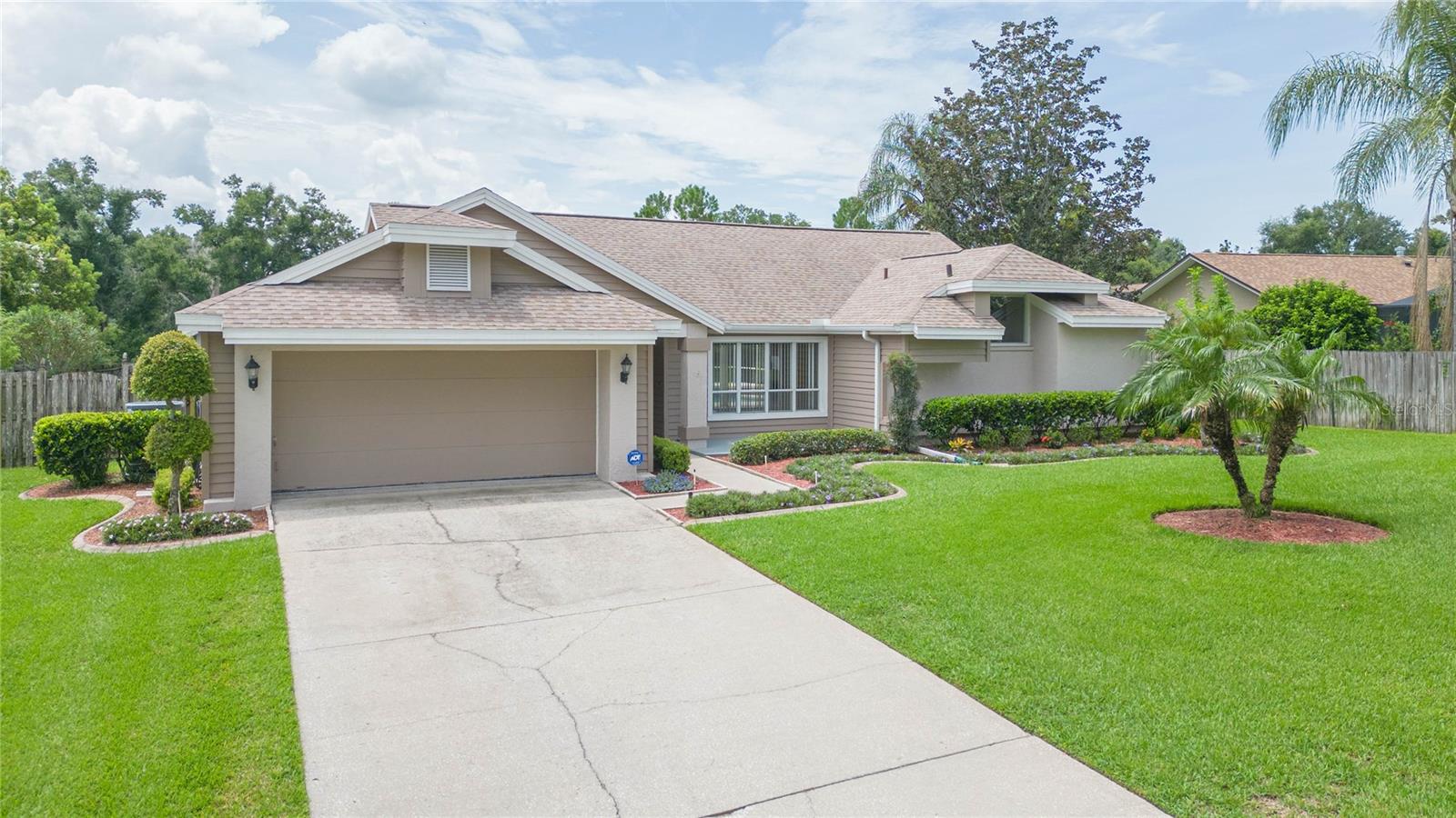 1405 OXFORDSHIRE CT — photo 63
