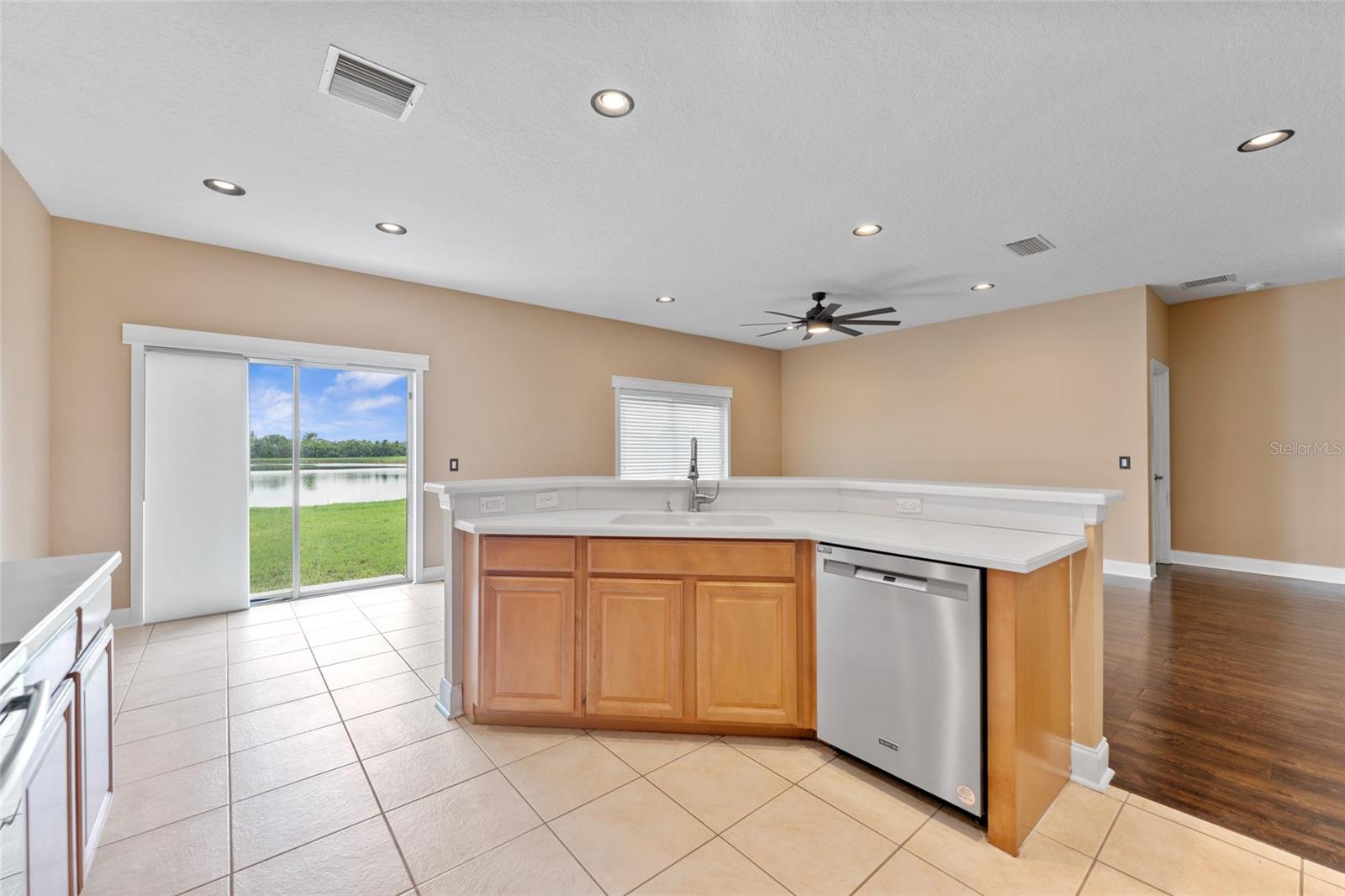 901 PARKER DEN DR — photo 13