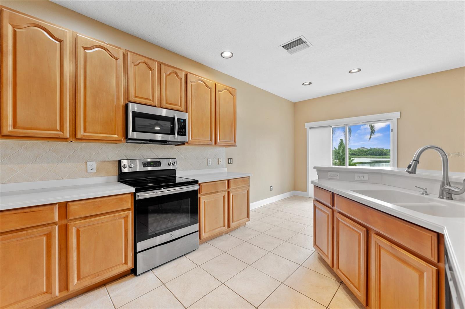 901 PARKER DEN DR — photo 12