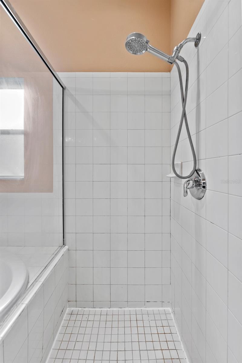 901 PARKER DEN DR — photo 20