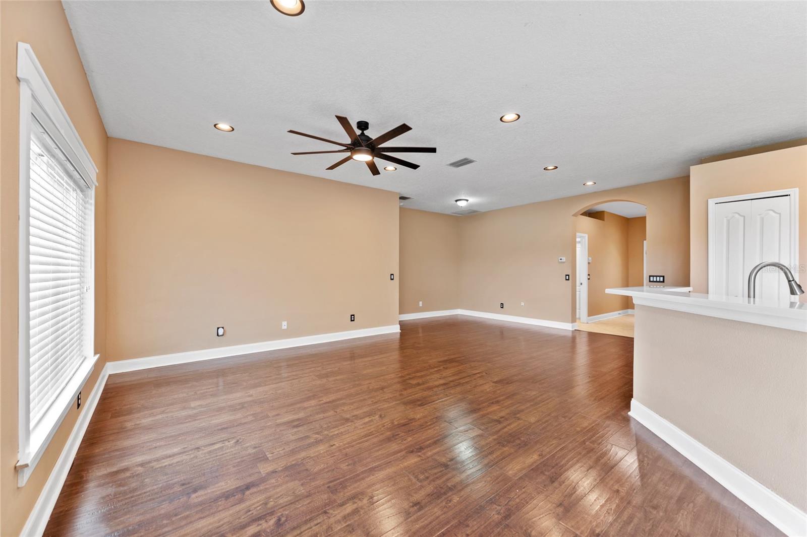 901 PARKER DEN DR — photo 9