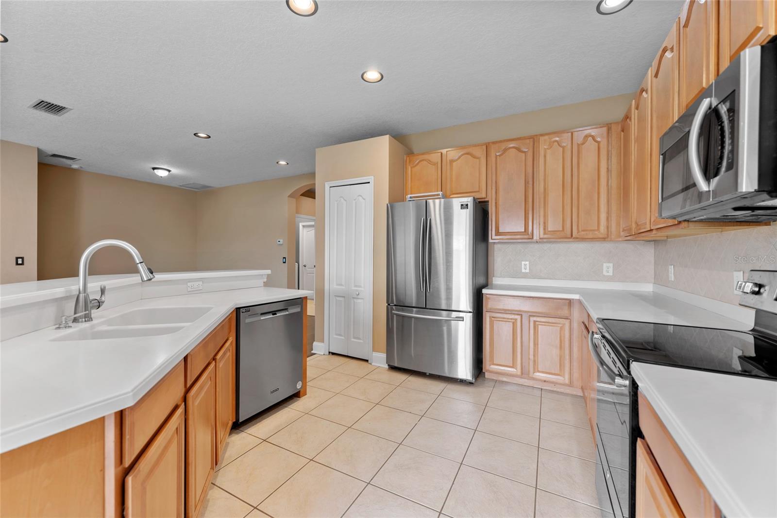 901 PARKER DEN DR — photo 11